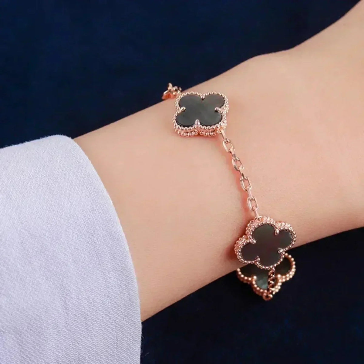 [Mystic ]New CLOVER 5 MOTIF GRAY MOP BRACELET COLLECTION