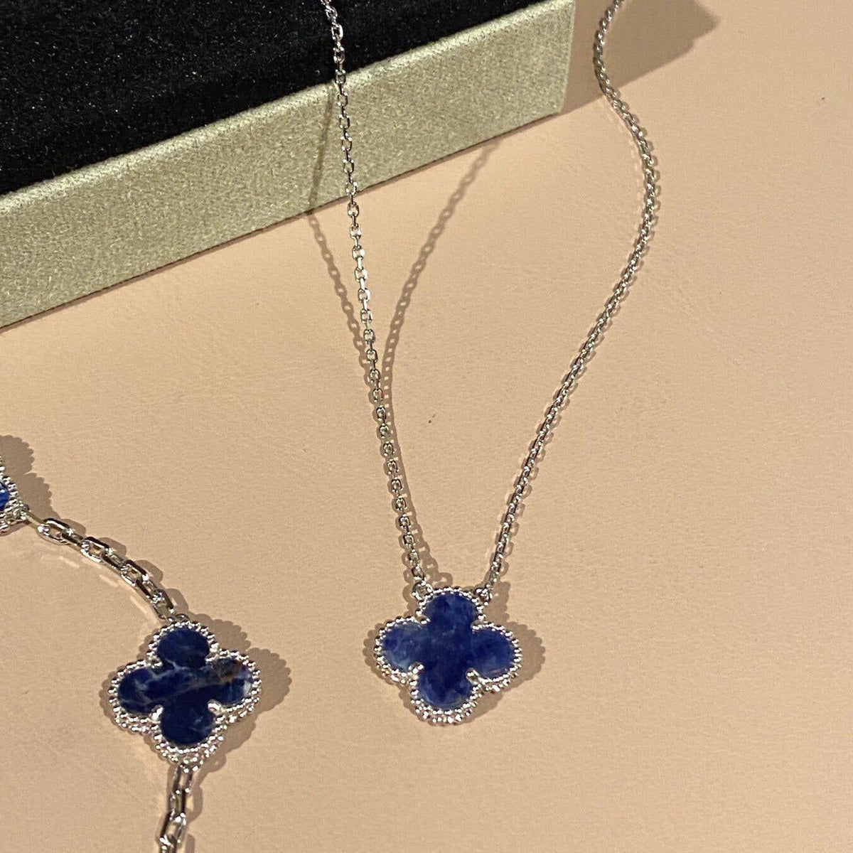 Mystic CLOVER 15MM PIETERSITE NECKLACE SILVER