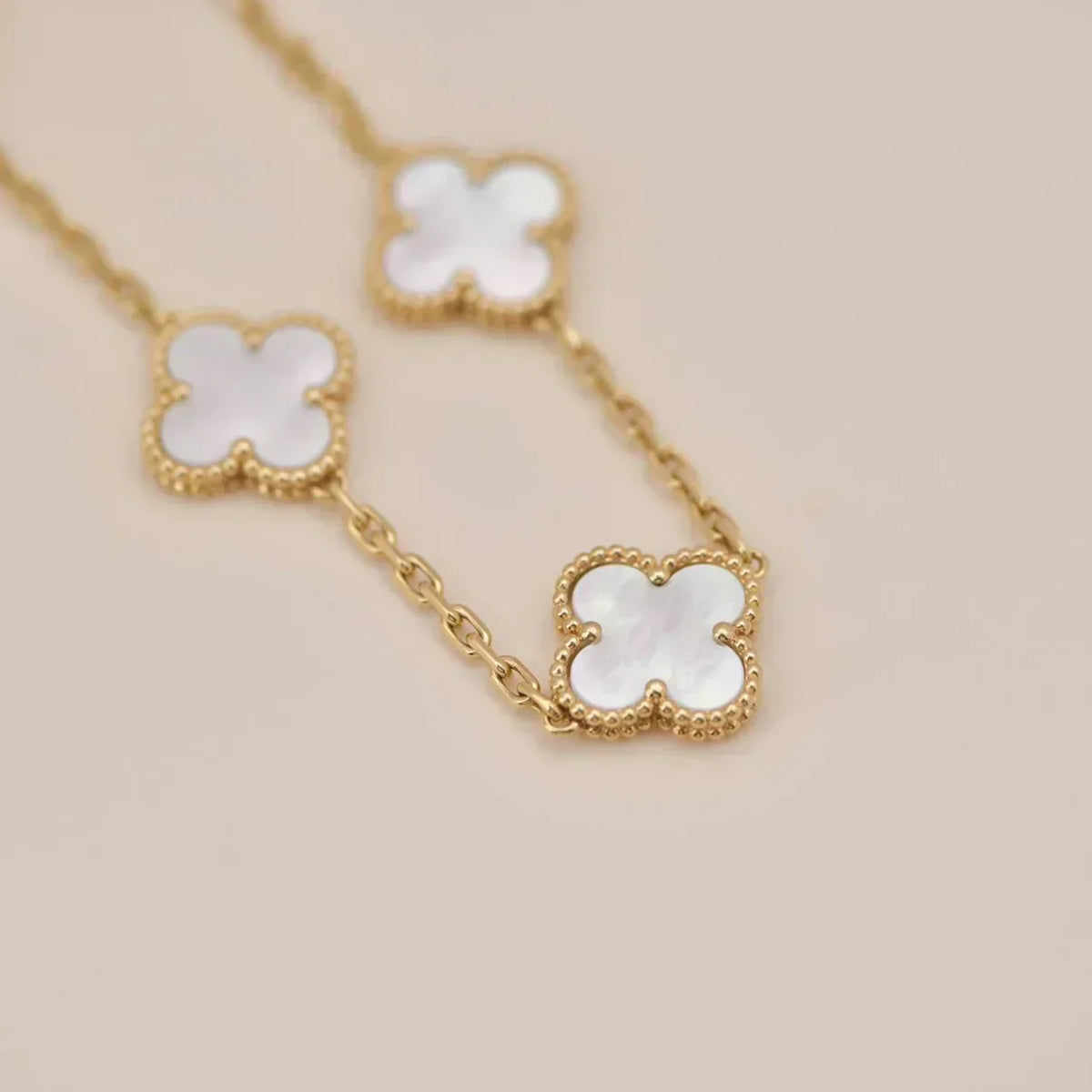 [Mystic ]New CLOVER WHITE PEARL MOP 5 MOTIF BRACELET COLLECTION