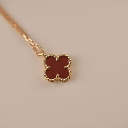 Mystic CLOVER MINI 9.5MM WHITE CARNELIANS NECKLACE