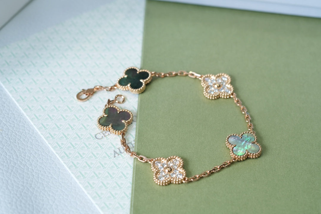[Mystic ]New CLOVER 5 MOTIF GRAY MOP BRACELET COLLECTION
