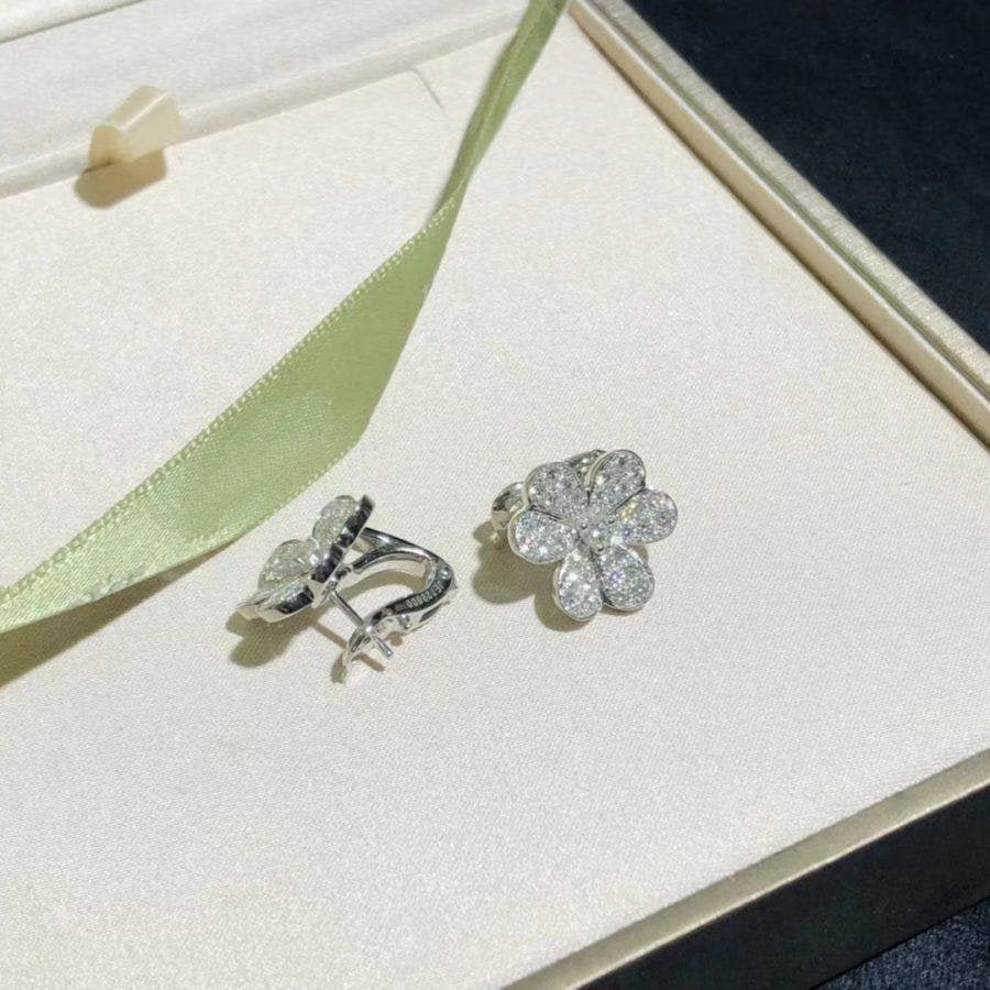 Mystic FRIVOLE SILVER FLOWER DIAMOND EARRINGS