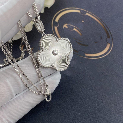 Mystic CLOVER 25MM SILVER BIG CLOVER NECKLACE