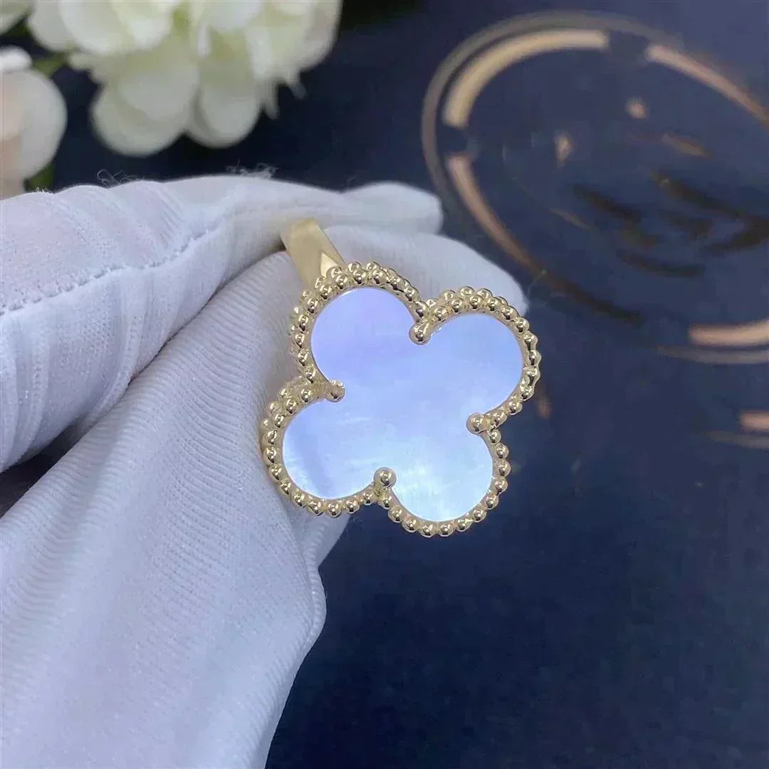 Mystic CLOVER WHITE MOP RING