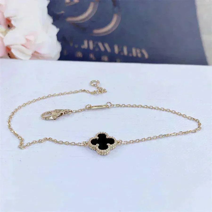 Mystic CLOVER ONYX SINGLE FLOWER BRACELET