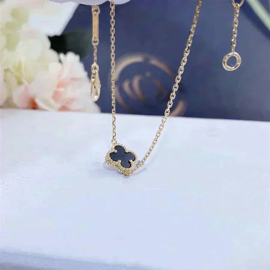 Mystic CLOVER ONYX SINGLE FLOWER BRACELET