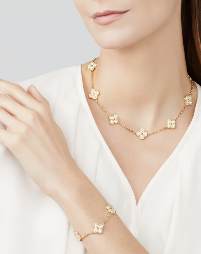 [Mystic ]CLOVER 10 MOTIFS FULL DIAMOND NECKLACE