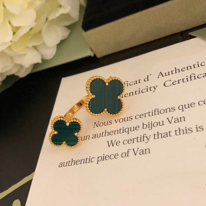 Mystic CLOVER BETWEEN THE FINGER RING