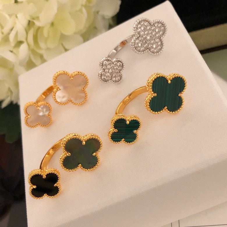 Mystic CLOVER BETWEEN THE FINGER RING